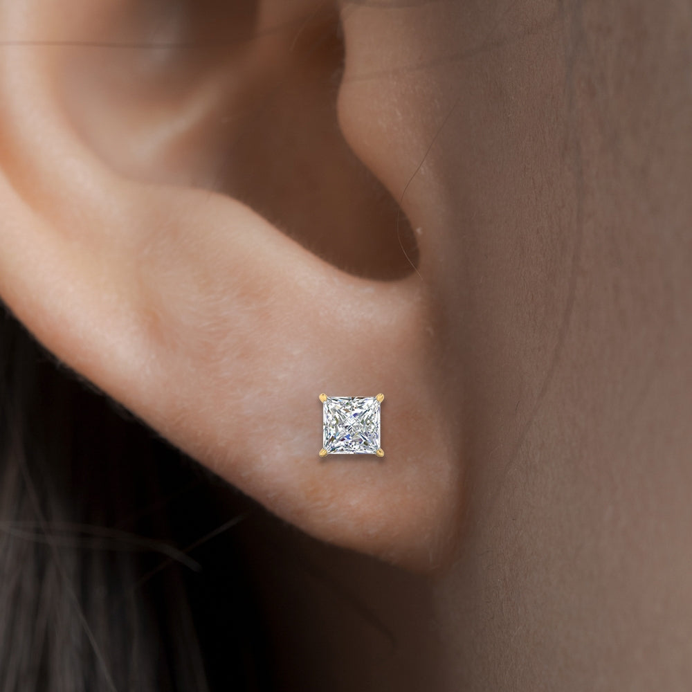 Princess Cut Diamond Stud Earring