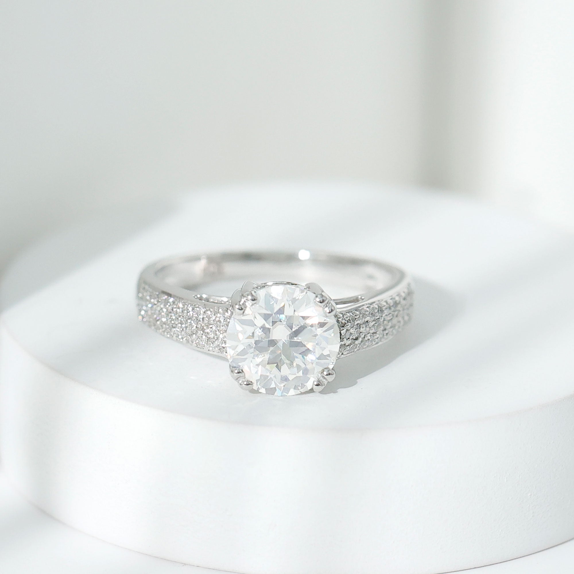 Lab Grown Diamond Engagement Ring With Double Prongs