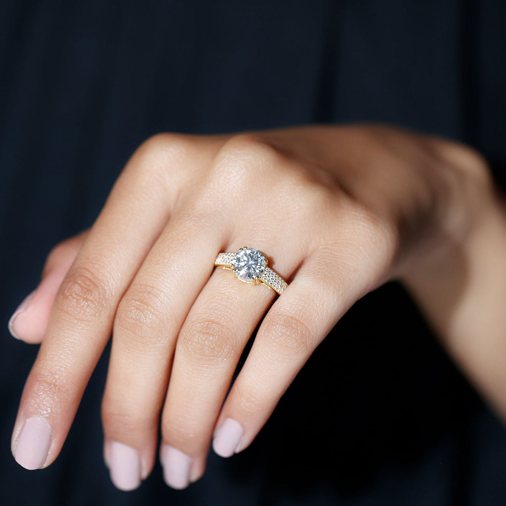 Lab Grown Diamond Engagement Ring With Double Prongs